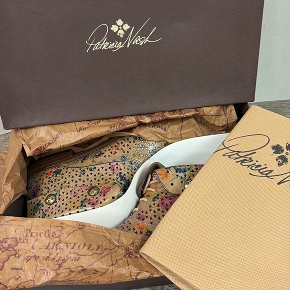 SOLD IN STORE Patricia Nash SABRINA Prairie Rose Perforated Leather - Picture 11 of 12